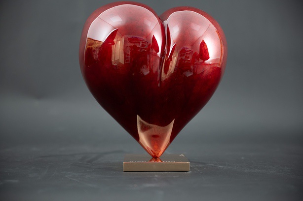 Looks like a heart large