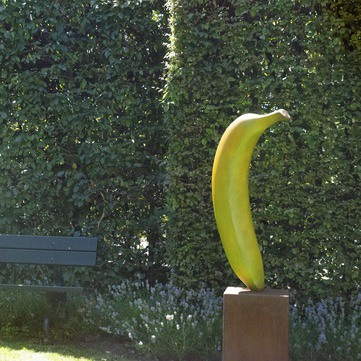 Banana 130 cm in Garden